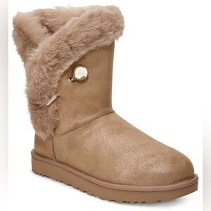 UGG Classic Fluff Pin Antique Pearl Boots NWB Size 7